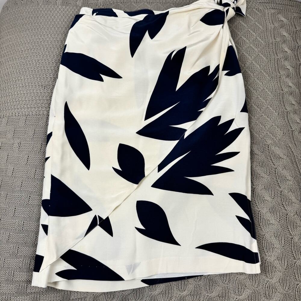 Vintage Taiwan Liz Claiborne Navy and White Wrap Midi Skirt ~ 10